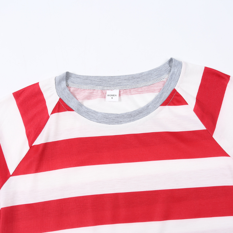 Urlaubsrote und weiße gestreifte passende Familien-Weihnachtspyjamas - Hundepyjama inklusive