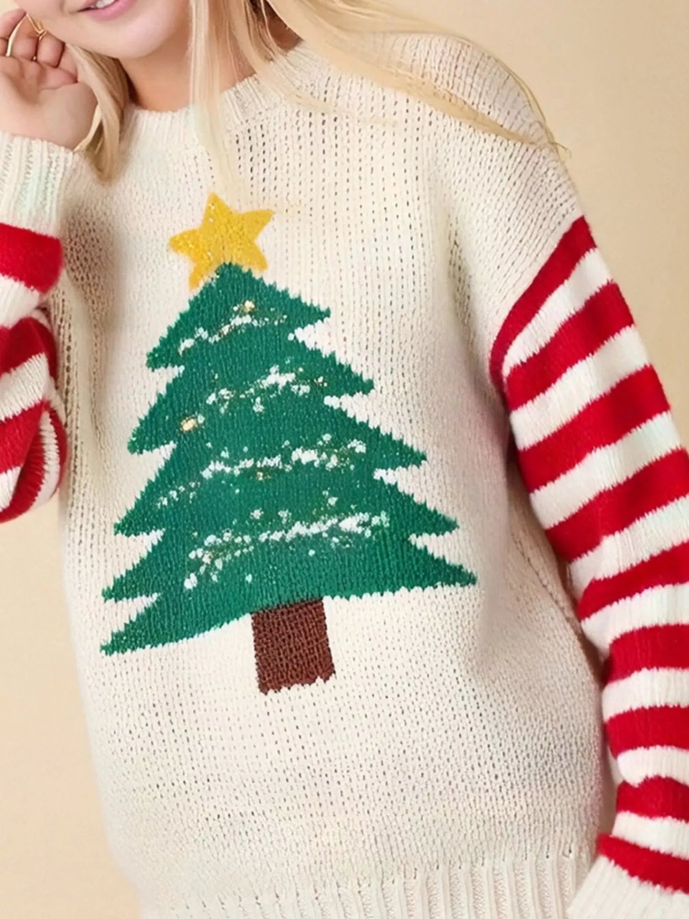Weihnachtsbaum Rundhals Pullover – Elfenbein mit Rot gestreiften Ärmeln