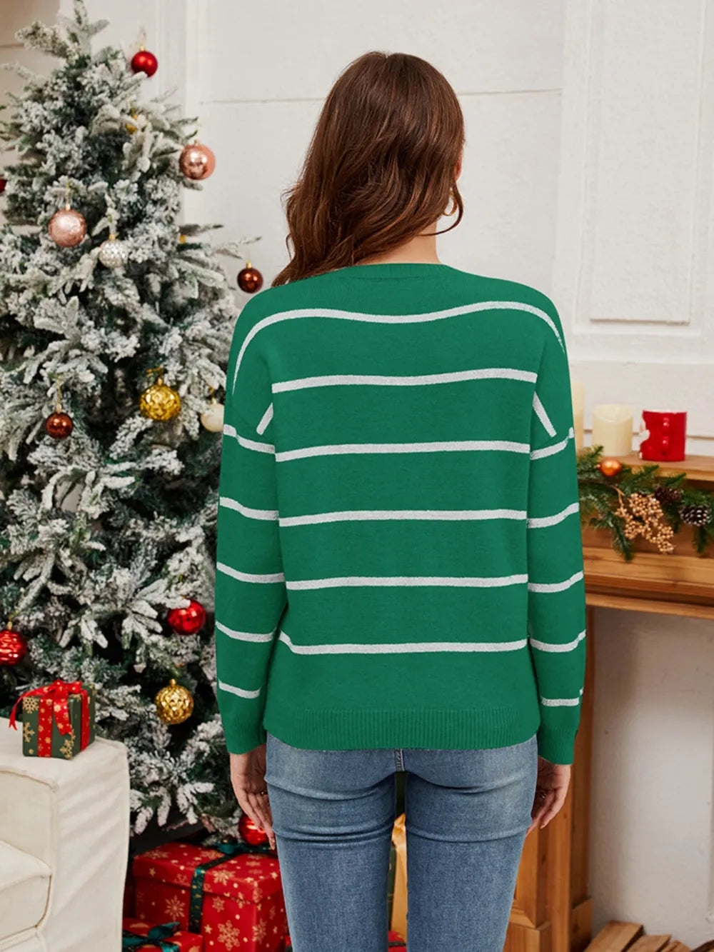 Pailletten-Weihnachts-Pullover mit gestreiftem Santa – Grün, Rot & Schwarz