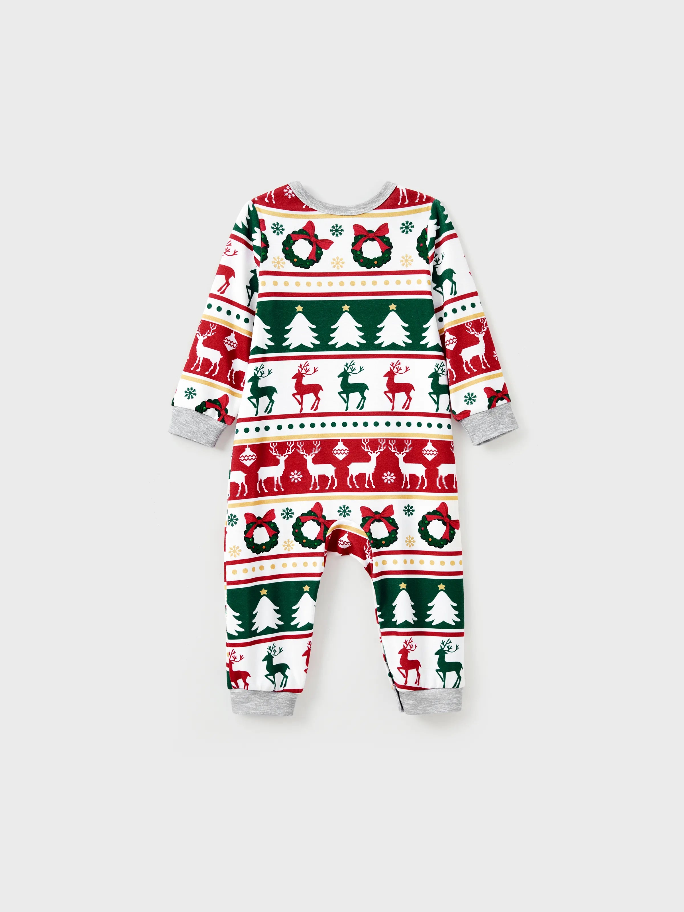 ReindeerJams | Familienpassende Weihnachts-Pyjamas mit Rentier- und Weihnachtsbaum-Muster und ColorBlock-Socken