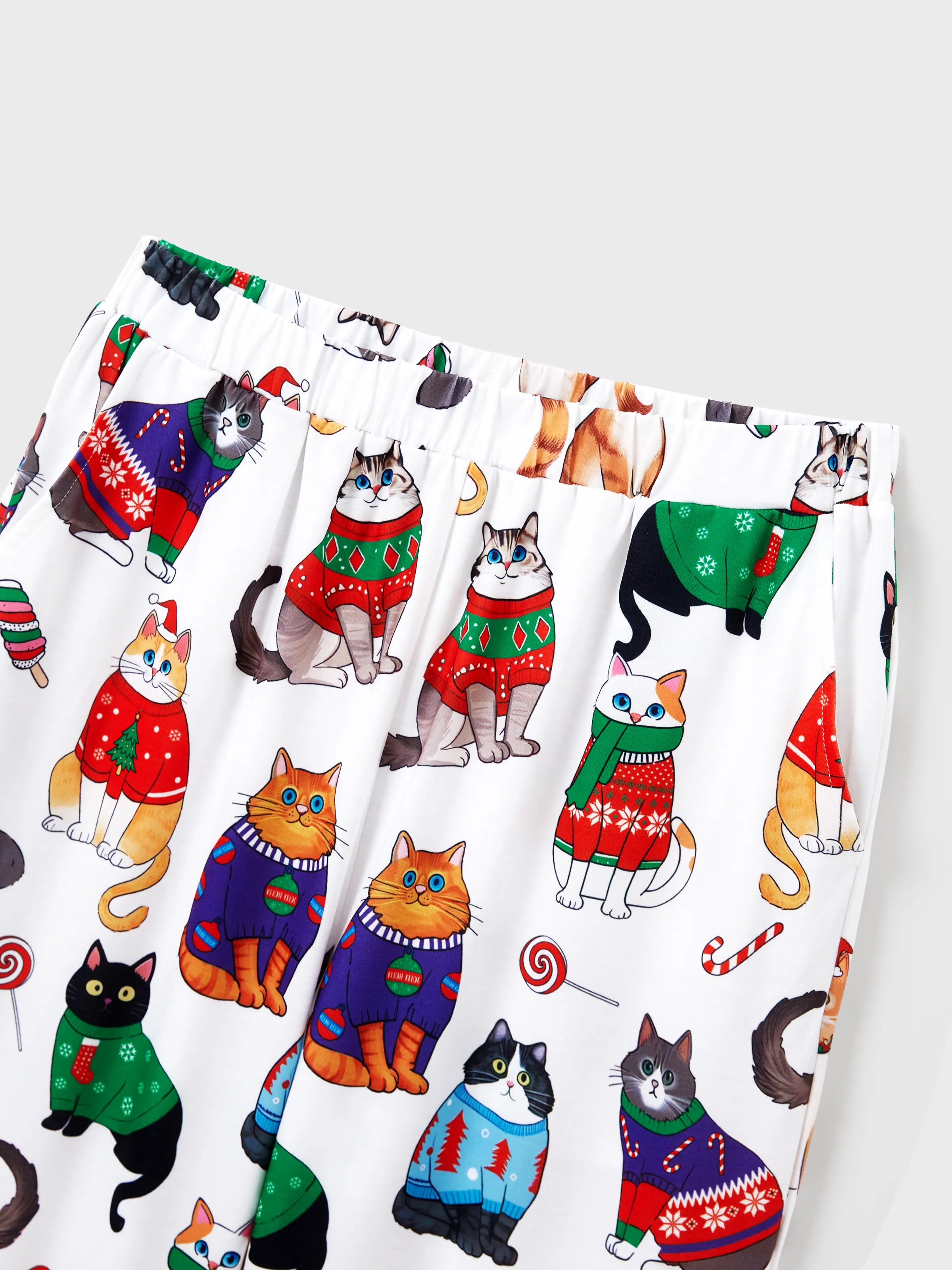 MeowJams | Weihnachts Familien Pyjama Set Katzenprint mit Passenden Socken Multicolor