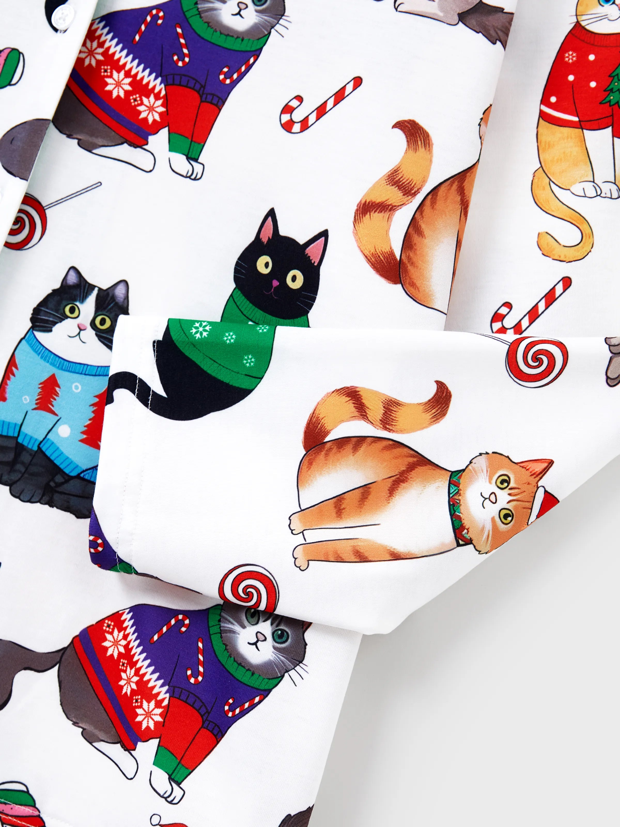 MeowJams | Weihnachts Familien Pyjama Set Katzenprint mit Passenden Socken Multicolor