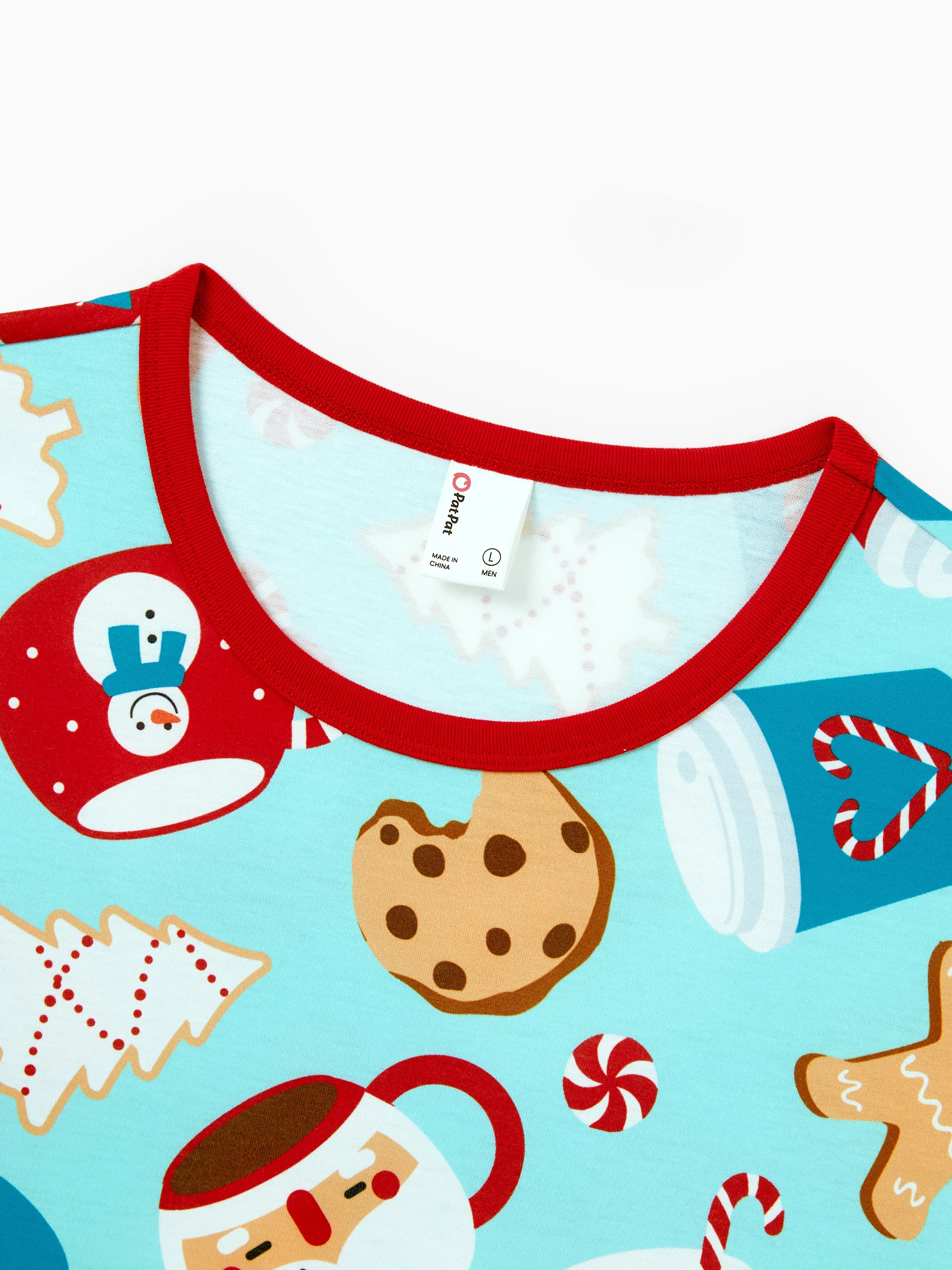 BlueGinger | Weihnachts Familien Pyjama Set Lebkuchenmuster Blau Rot mit Hellblauen Socken