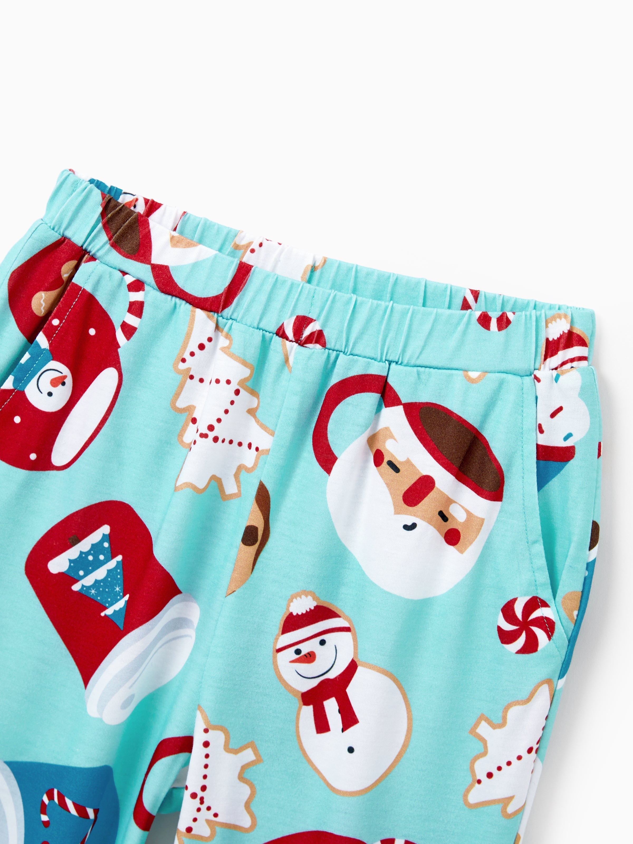 BlueGinger | Weihnachts Familien Pyjama Set Lebkuchenmuster Blau Rot mit Hellblauen Socken
