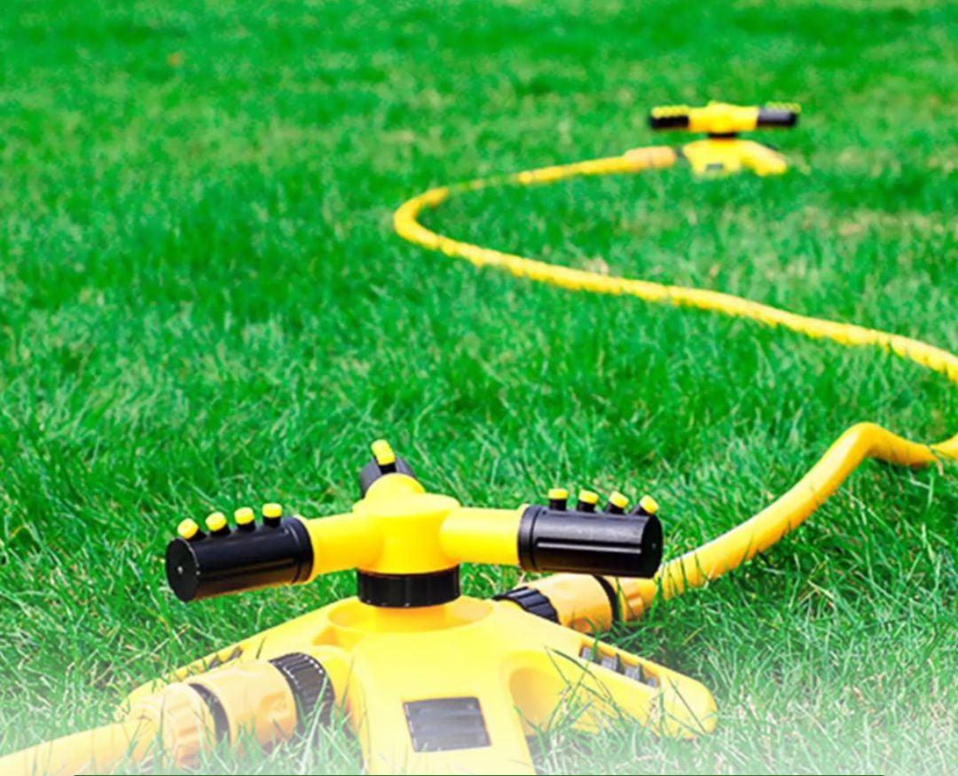 AquaLux 360º Sprinklersystem | Automatische Bewässerungslösung mit einem verstärkten 15M Schlauch für optimale Gartenpflege