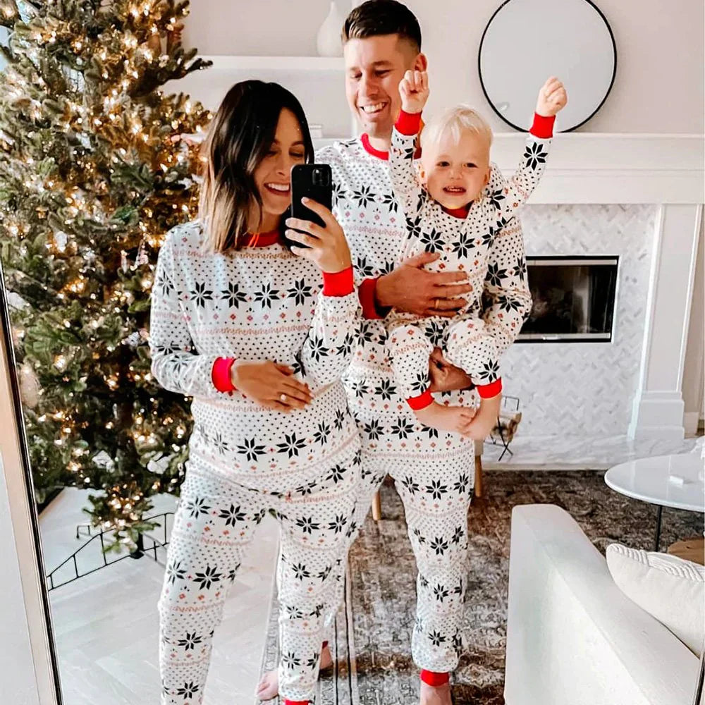 Weiße Ballett-Matching-Familien-Weihnachtspyjamas - Hundepyjama inklusive