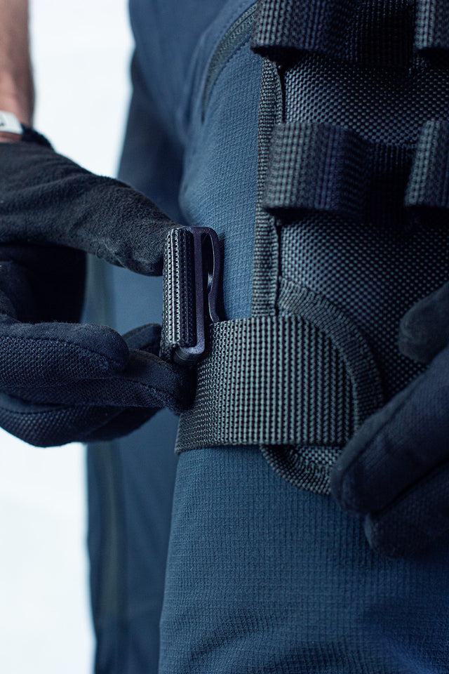 LuxuraCraft Werkzeugtasche Z | Elegante Holster für optimale Organisation und Zugriff