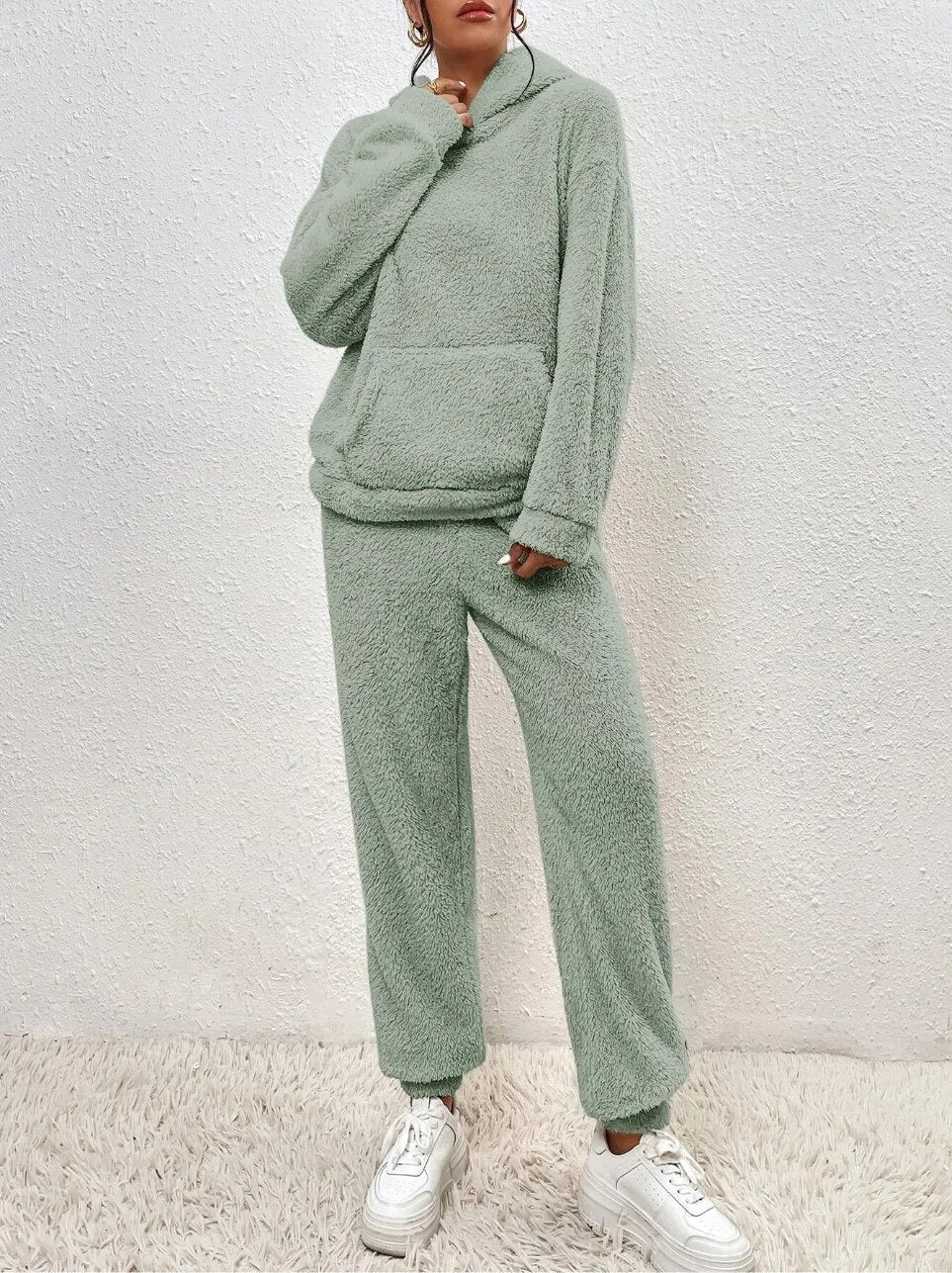 CozyTeddy Lounge Set – Warmer Hoodie und Hose aus weichem Teddy-Stoff mit Kängurutasche
