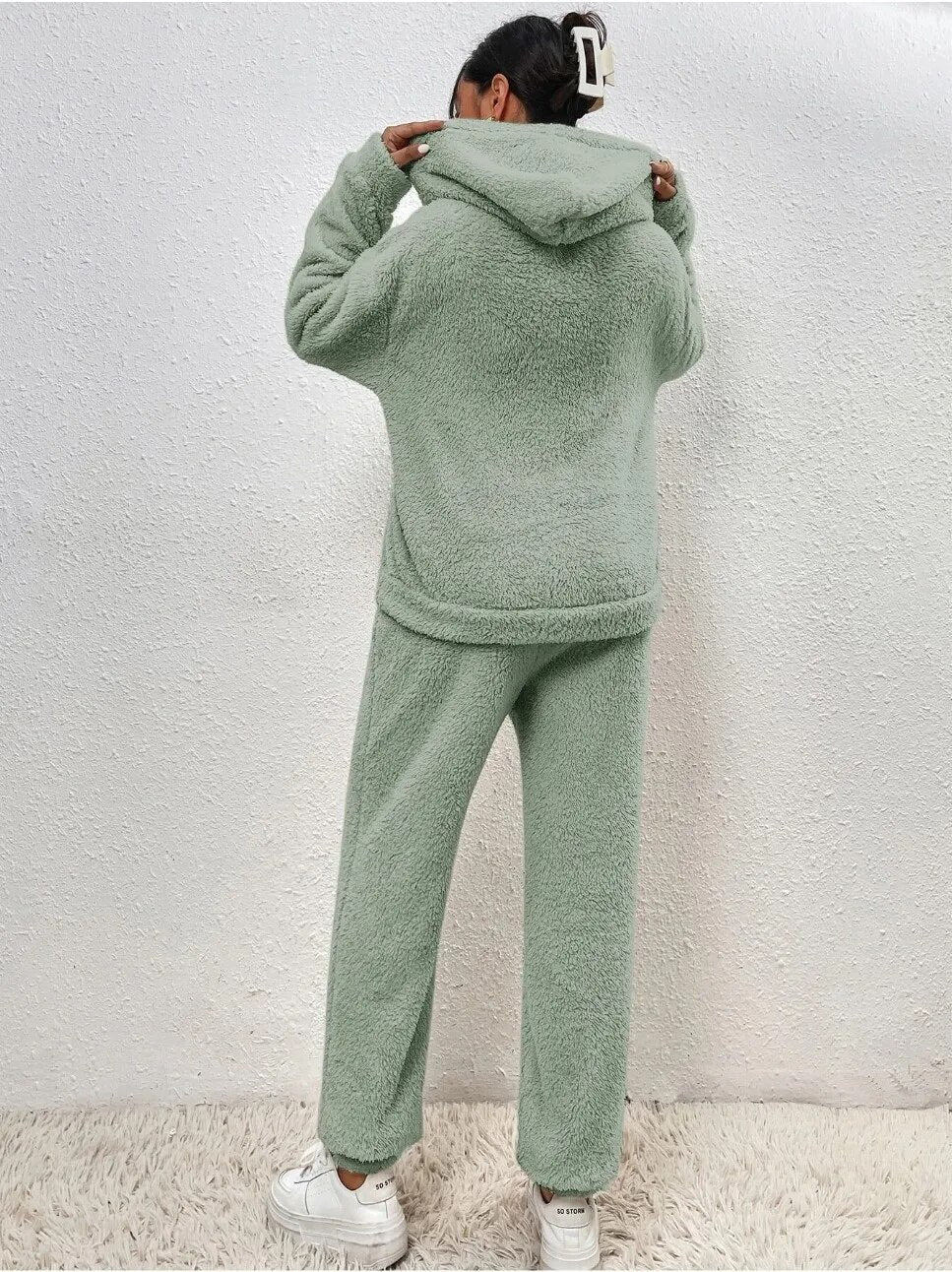 CozyTeddy Lounge Set – Warmer Hoodie und Hose aus weichem Teddy-Stoff mit Kängurutasche