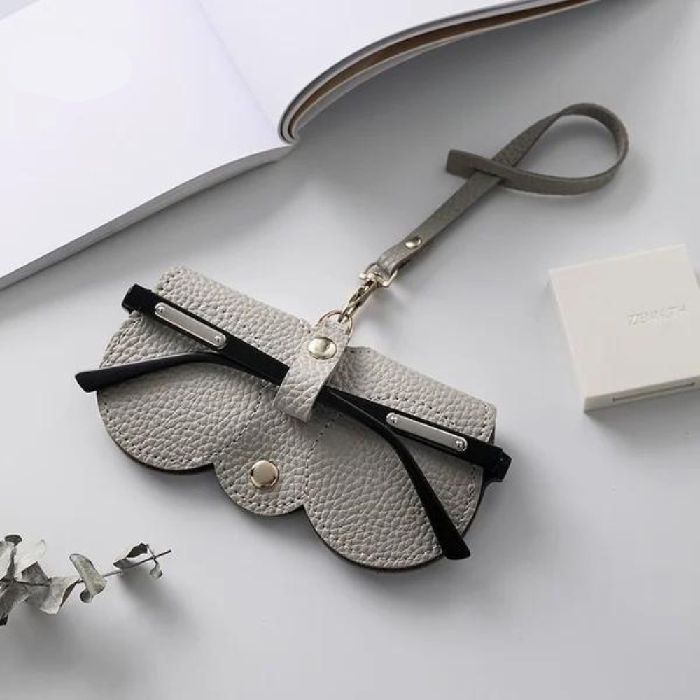 LuxuraGuard™ - Elegante Lederbrillenetui | Stilvoller Schutz für Ihre wertvollen Brillen