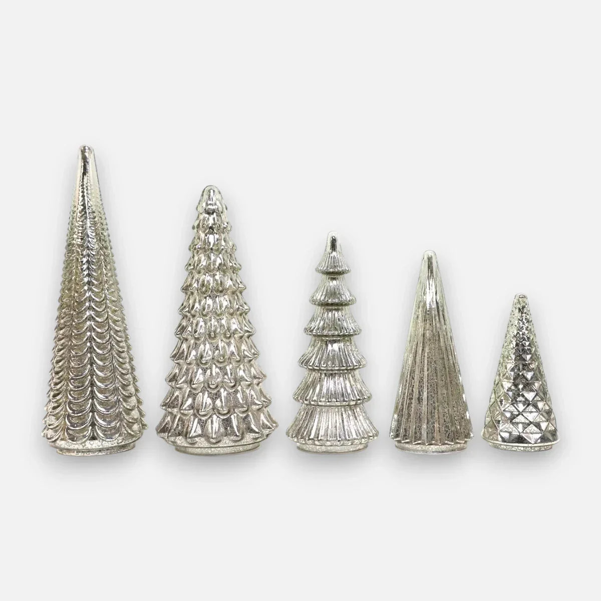 GlansPine LED Tannenset – 5-teiliges Silbernes Weihnachtsdekor mit Warmem Licht