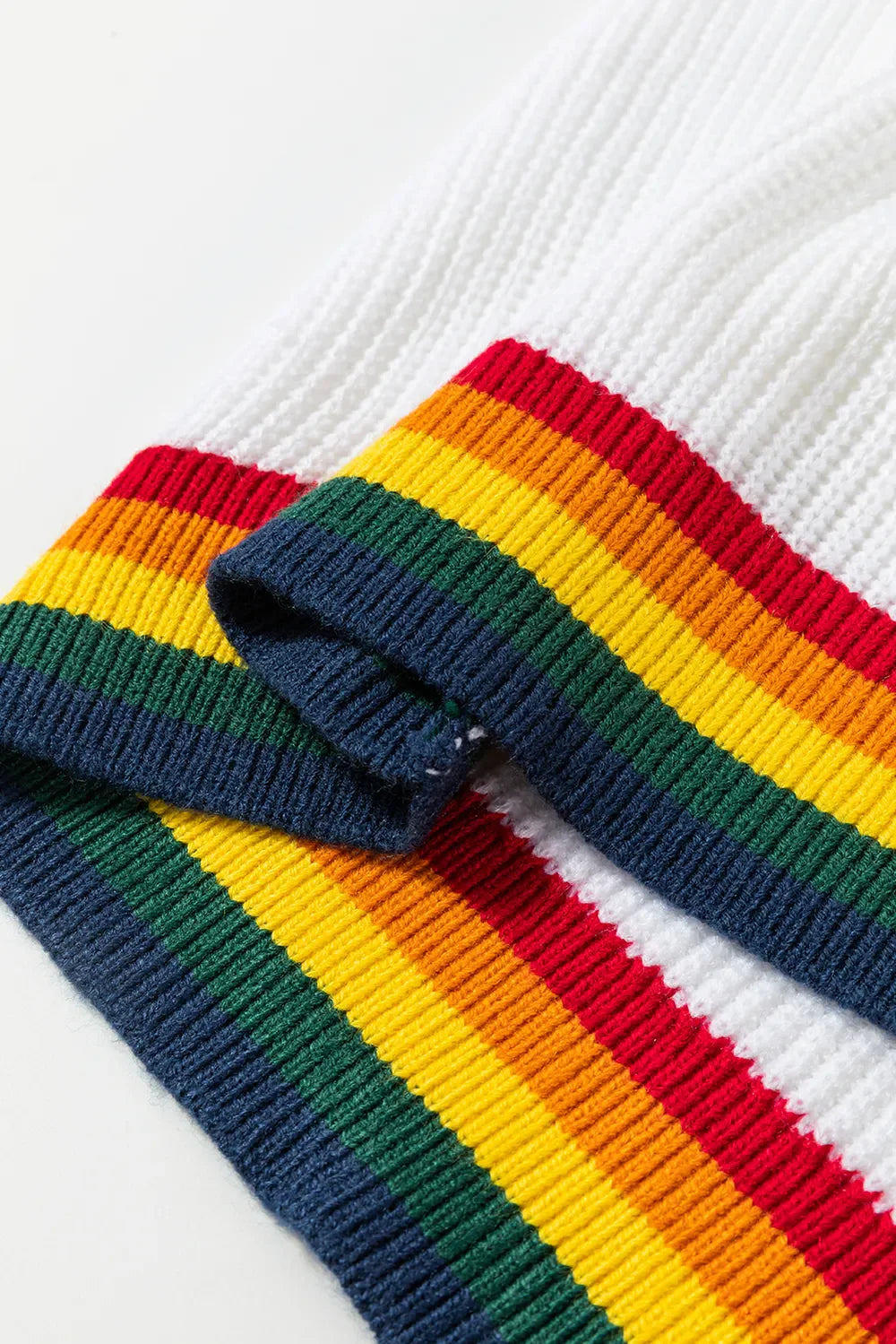 Fröhlicher & Heller Regenbogenrand Weihnachts-Pullover