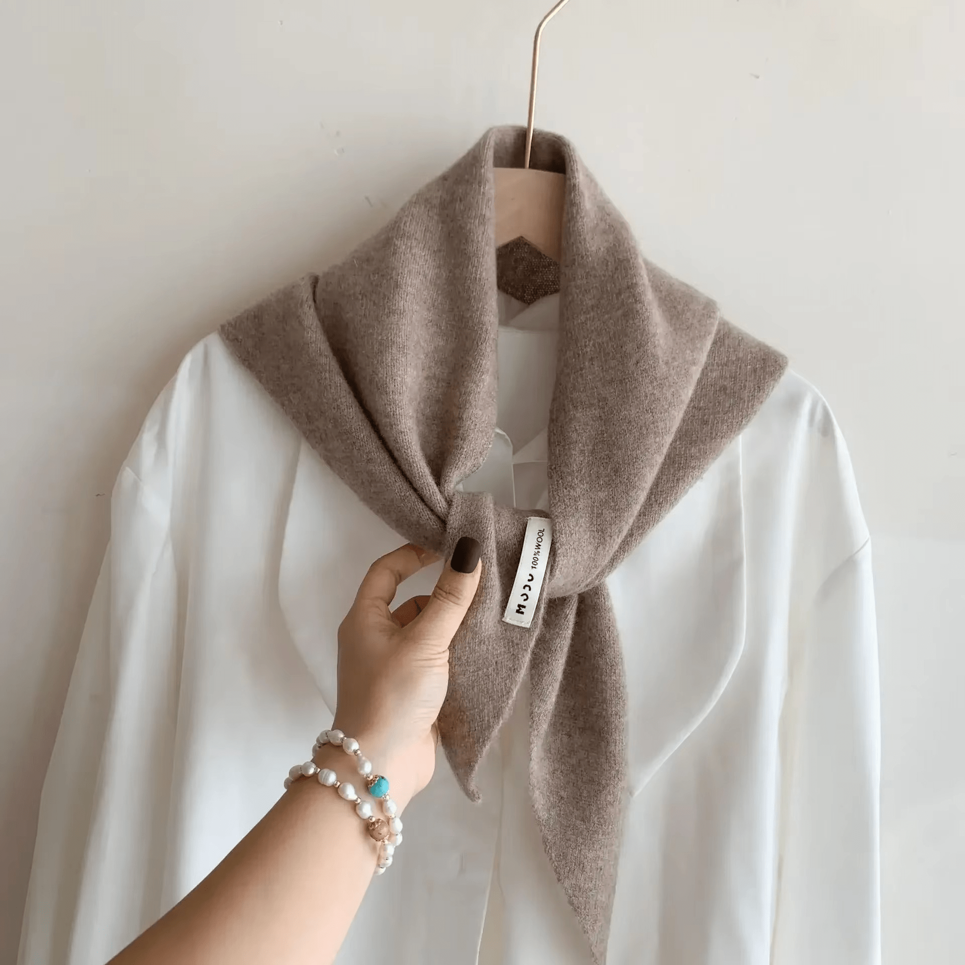 WolWeef Dreieckiger Strickschal – Weiche Wollmischung Schal für Wärme und Stil