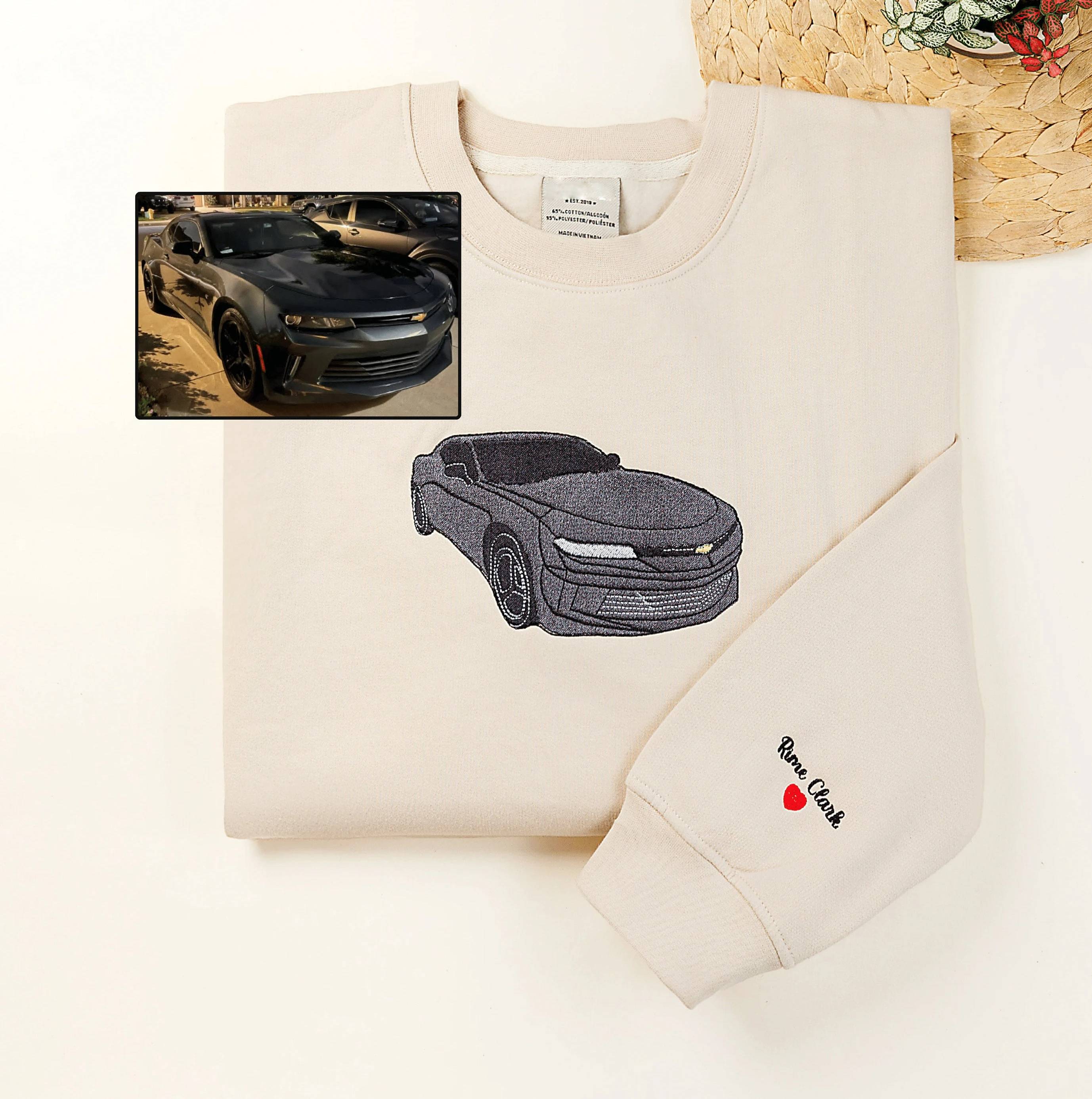 CarStitch | Die personalisierte gestickte Auto-Hoodie deines eigenen Autos