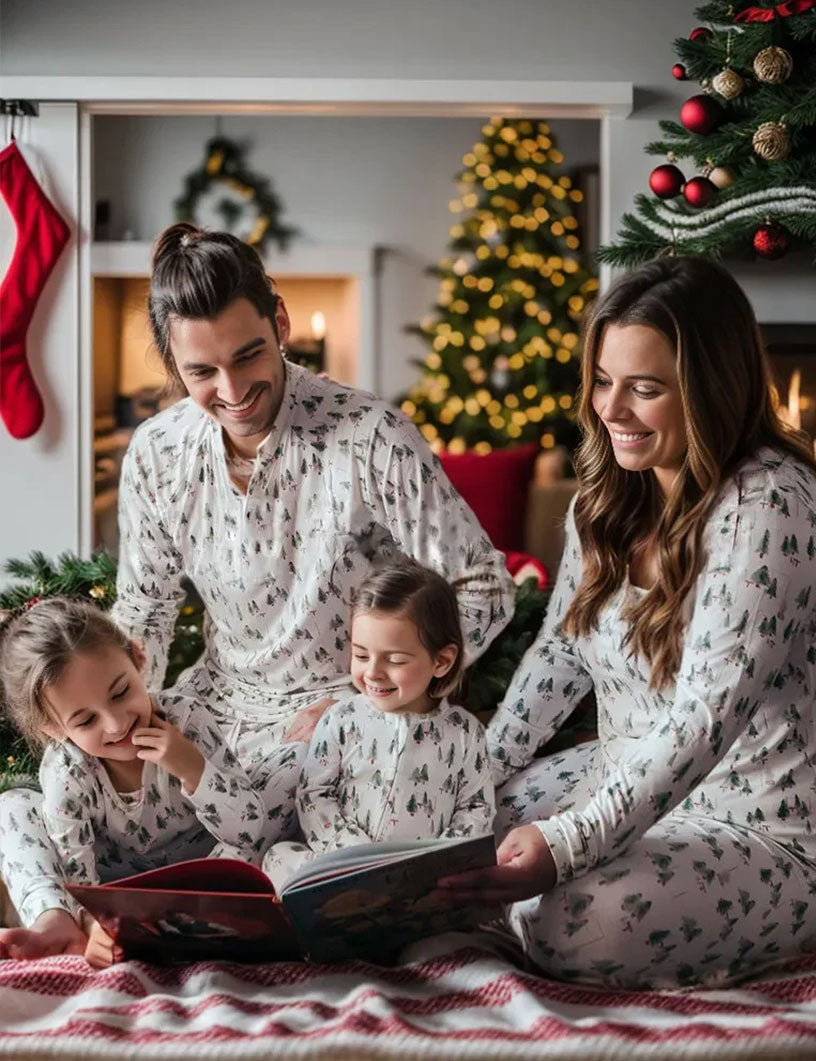 Weißer kleiner Weihnachtsbaum Passende Familien-Weihnachtspyjamas - Hundepyjama inklusive