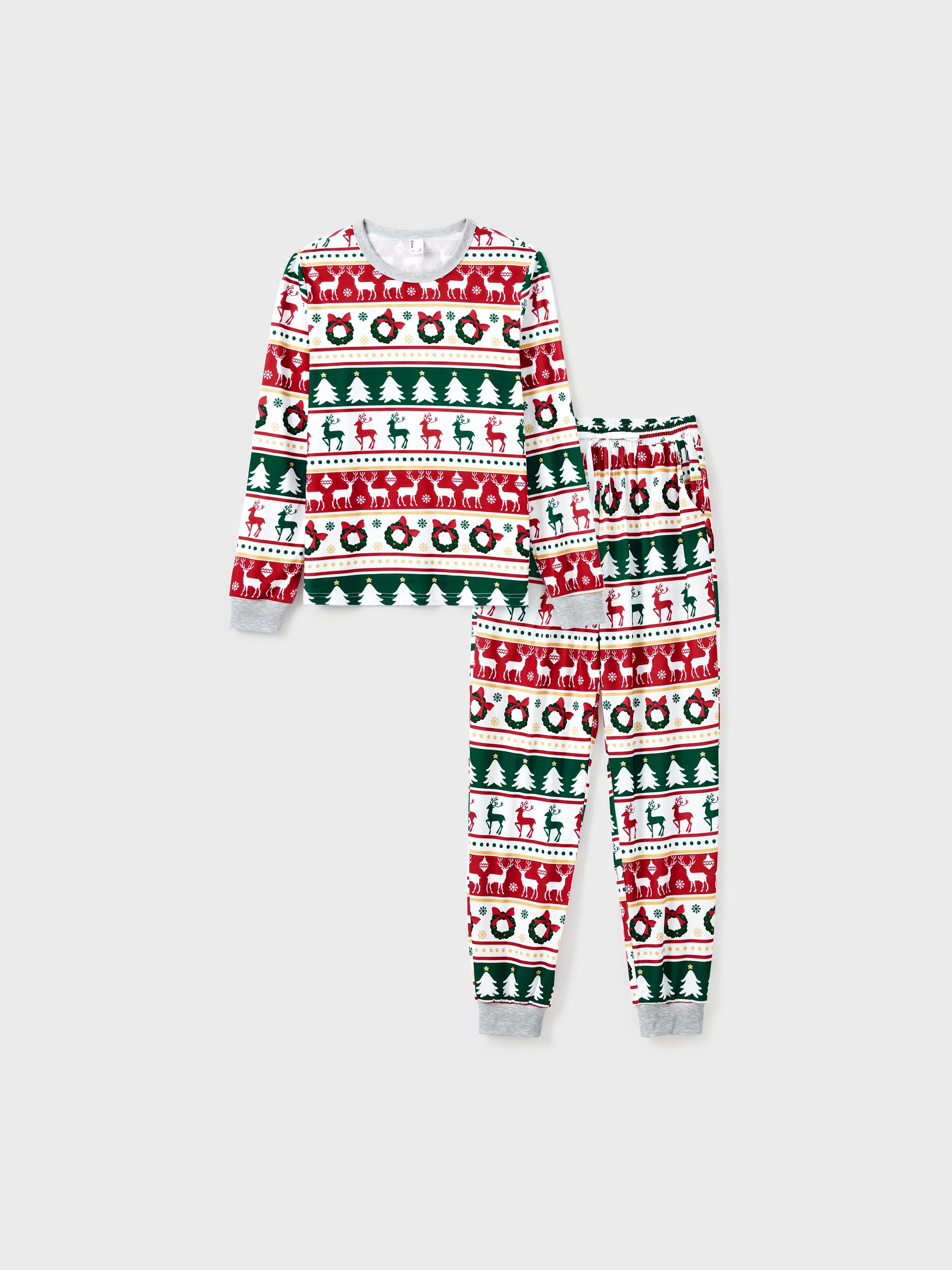 ReindeerJams | Familienpassende Weihnachts-Pyjamas mit Rentier- und Weihnachtsbaum-Muster und ColorBlock-Socken