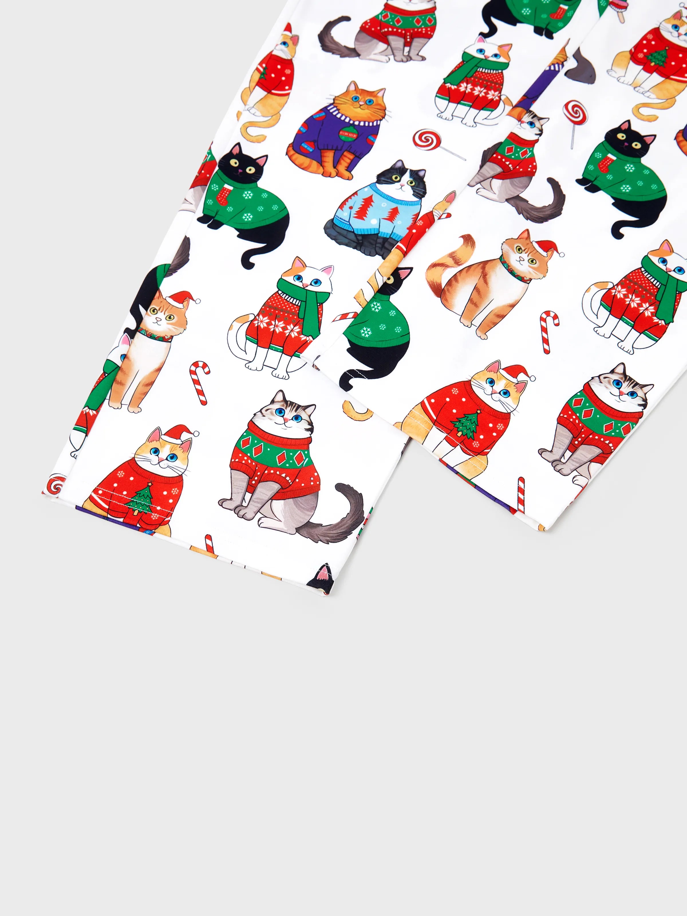 MeowJams | Weihnachts Familien Pyjama Set Katzenprint mit Passenden Socken Multicolor