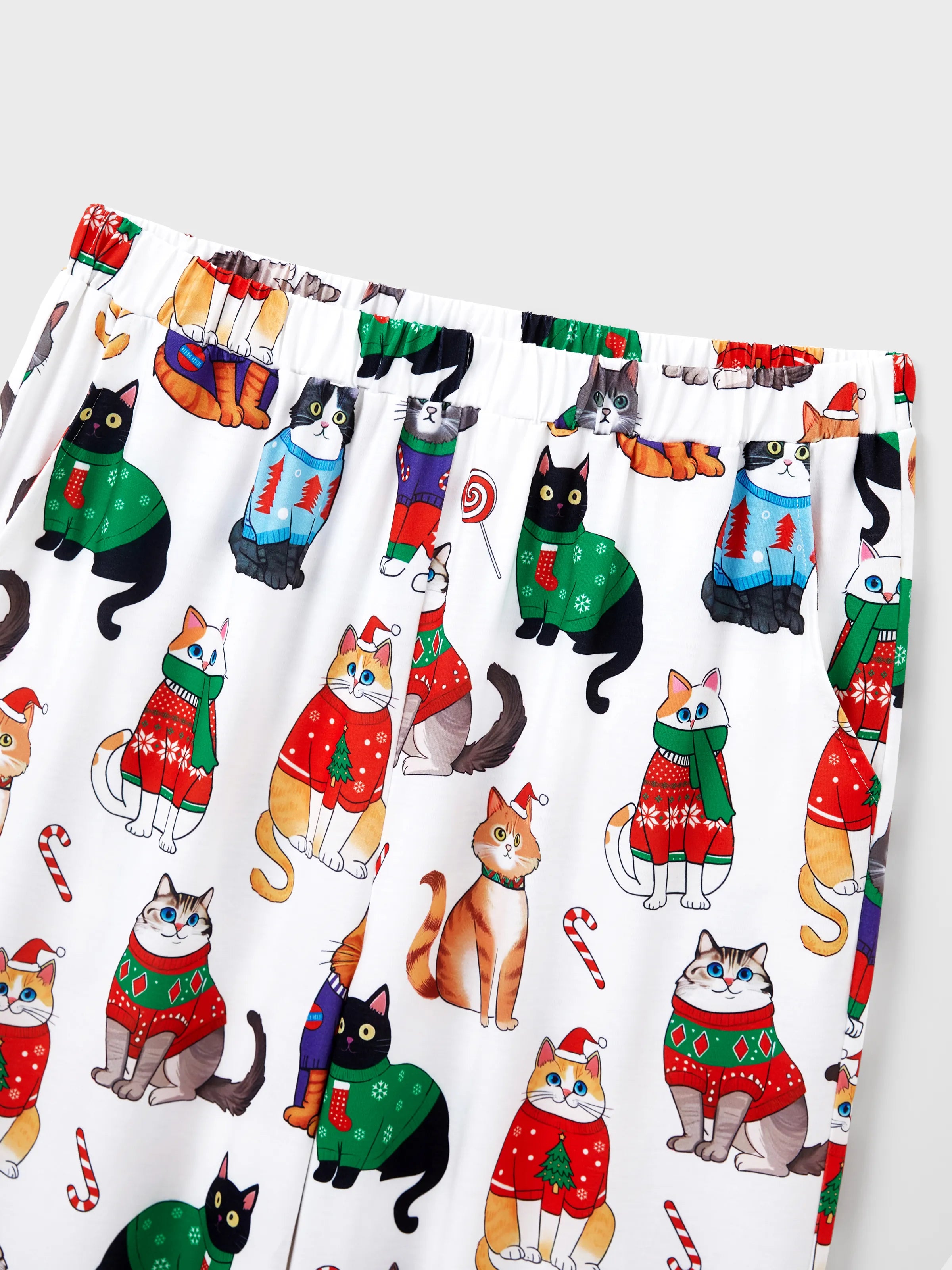 MeowJams | Weihnachts Familien Pyjama Set Katzenprint mit Passenden Socken Multicolor