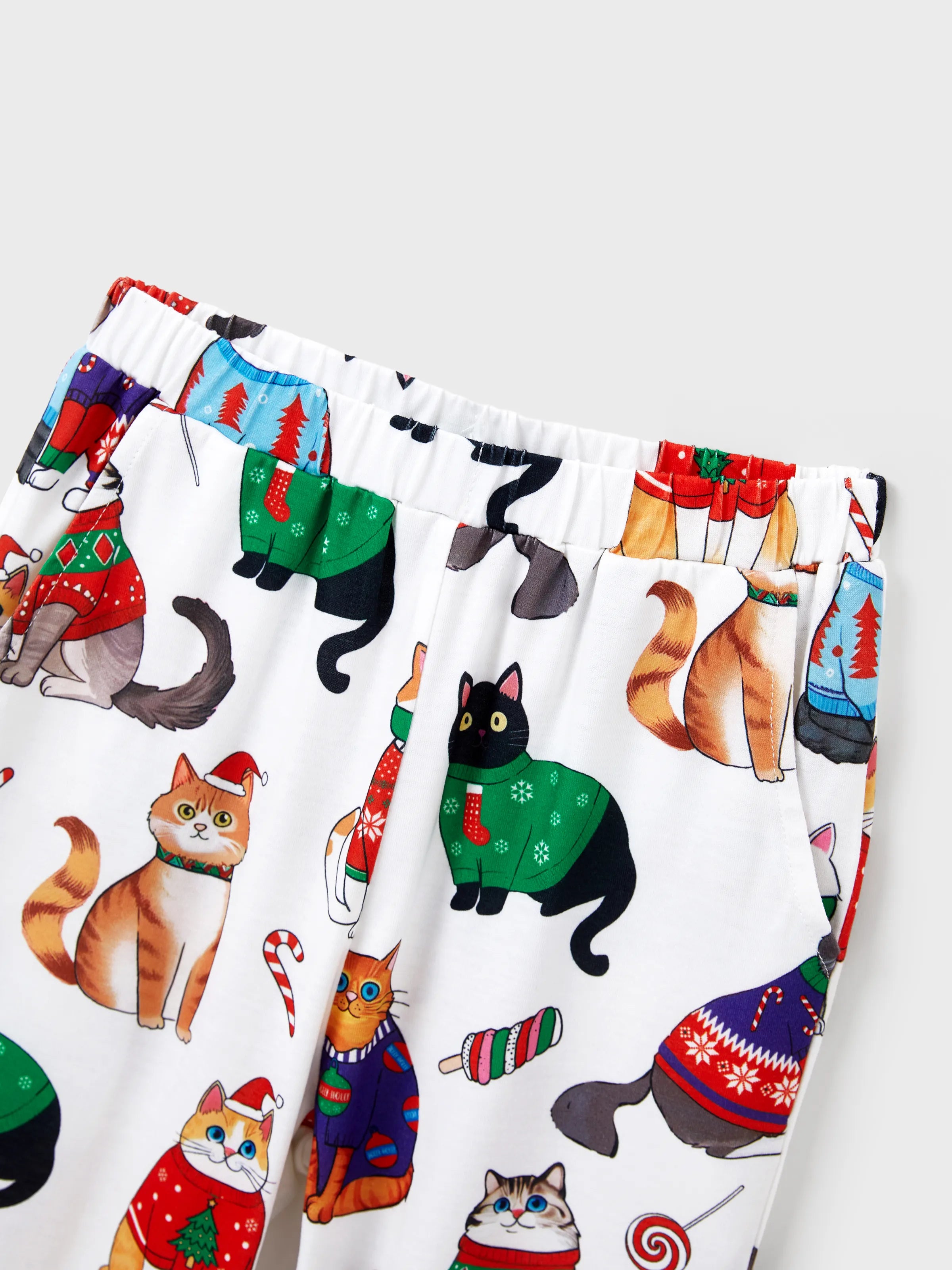 MeowJams | Weihnachts Familien Pyjama Set Katzenprint mit Passenden Socken Multicolor