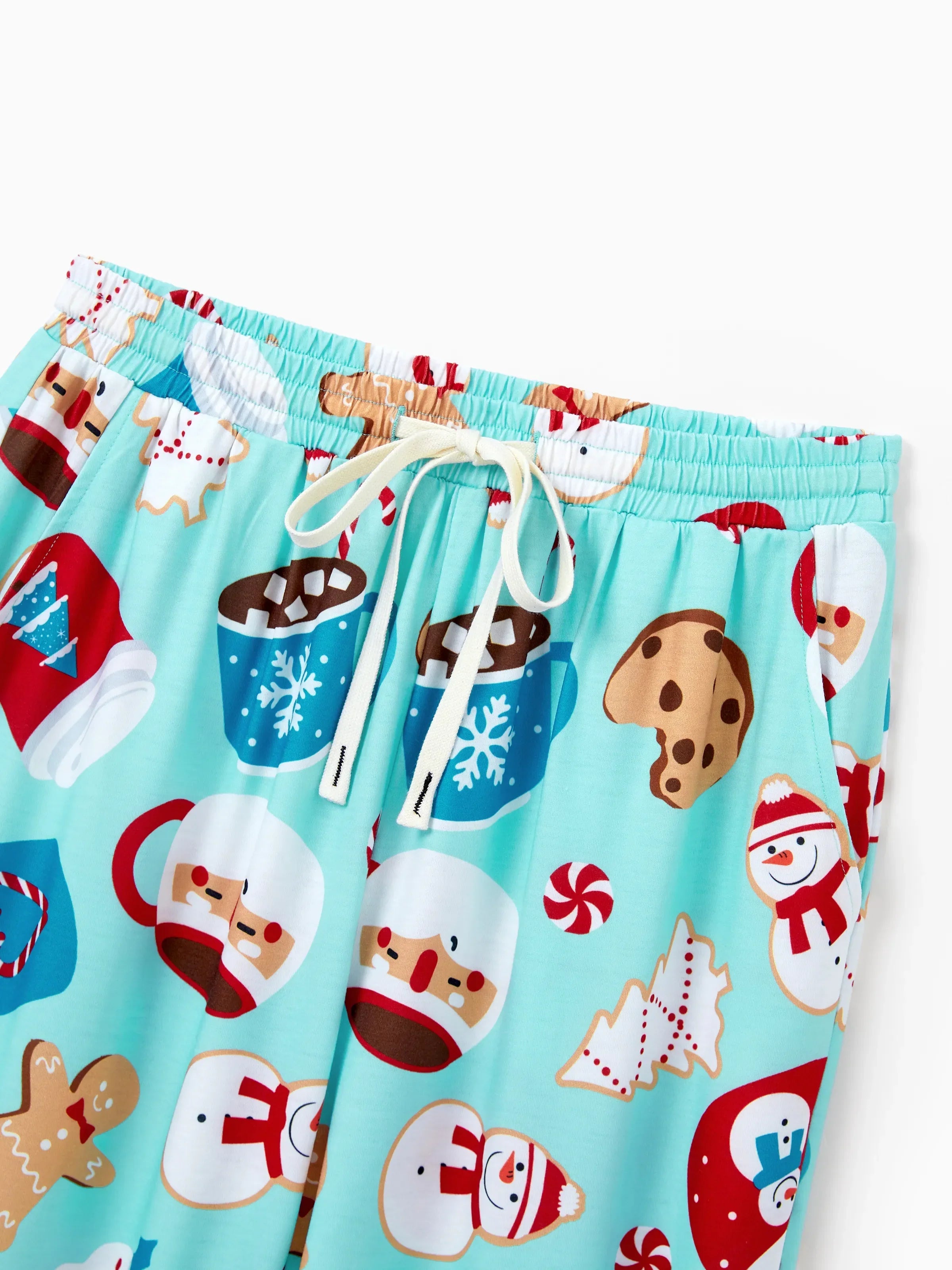 BlueGinger | Weihnachts Familien Pyjama Set Lebkuchenmuster Blau Rot mit Hellblauen Socken