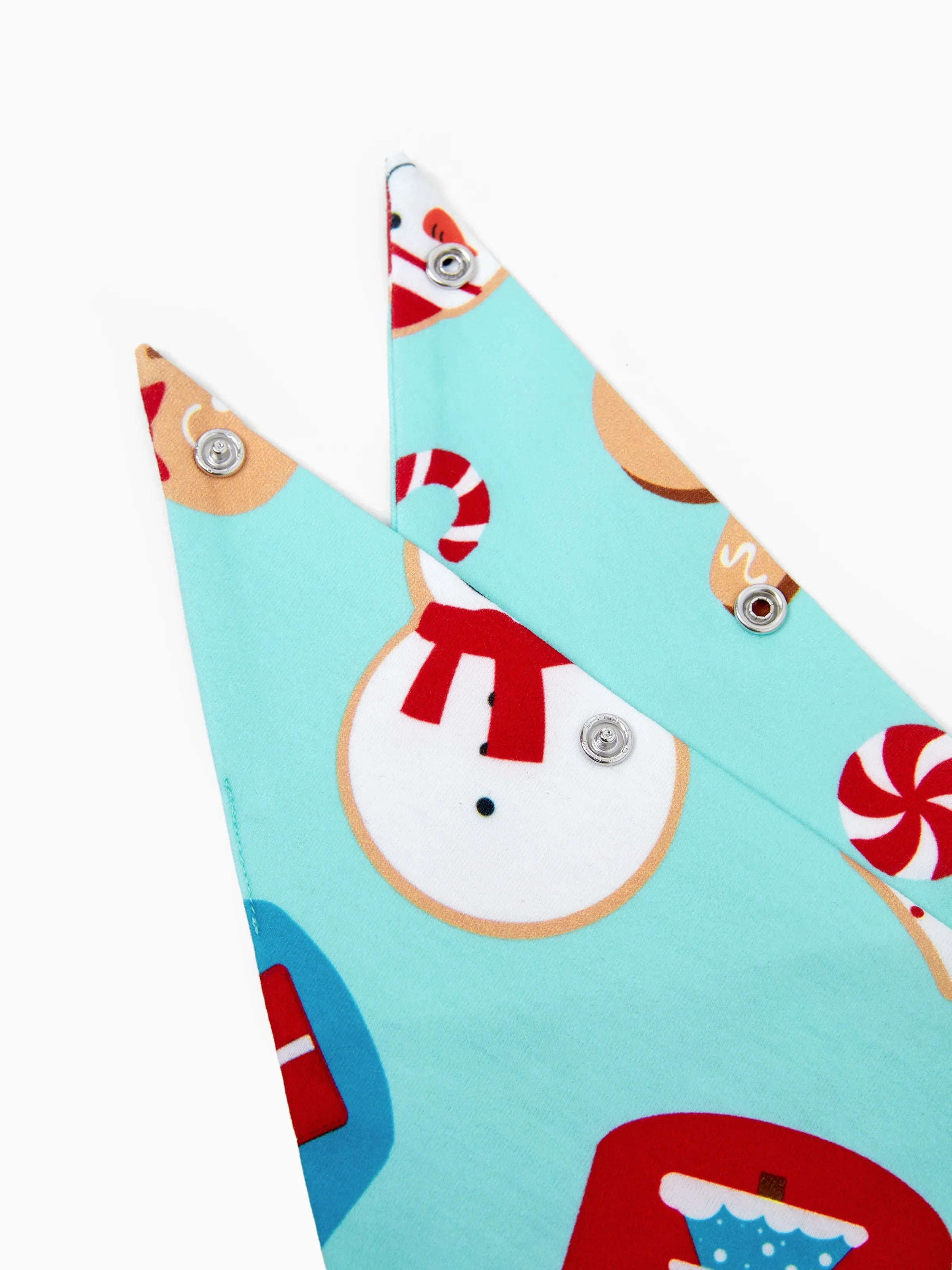 BlueGinger | Weihnachts Familien Pyjama Set Lebkuchenmuster Blau Rot mit Hellblauen Socken