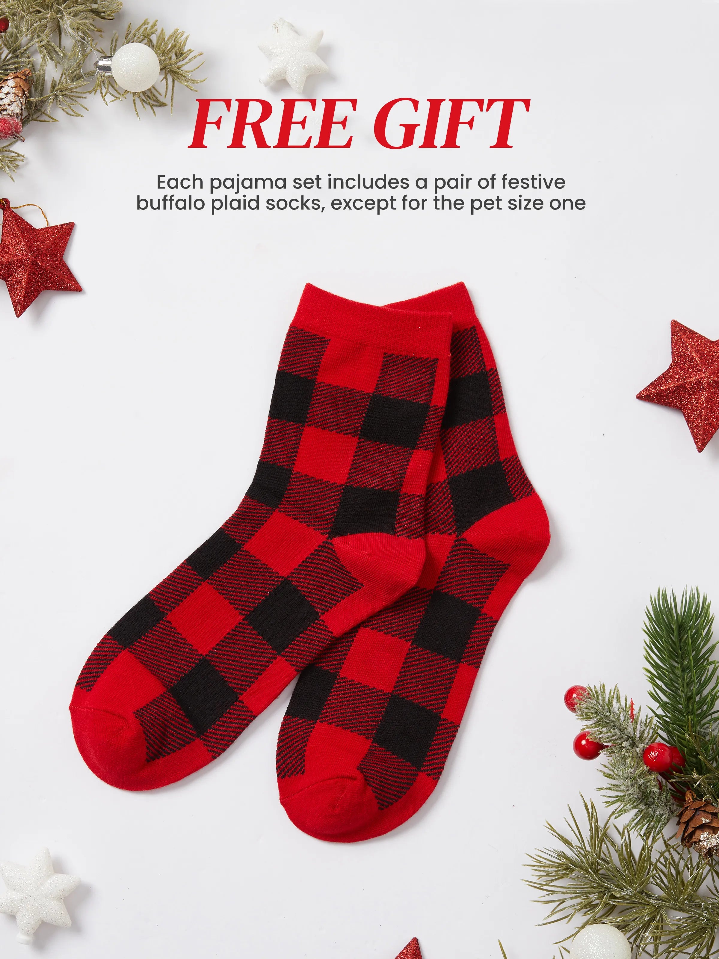 BlueGinger | Weihnachts Familien Pyjama Set Lebkuchenmuster Blau Rot mit Hellblauen Socken