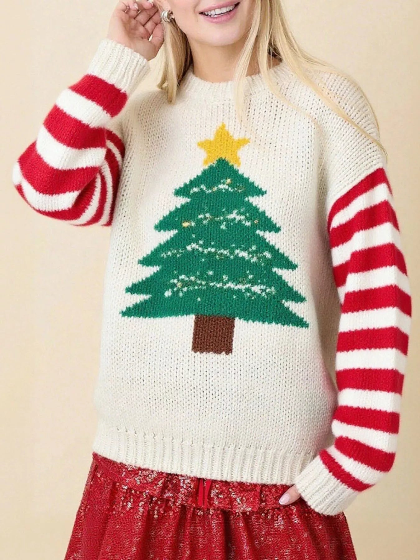 Weihnachtsbaum Rundhals Pullover – Elfenbein mit Rot gestreiften Ärmeln