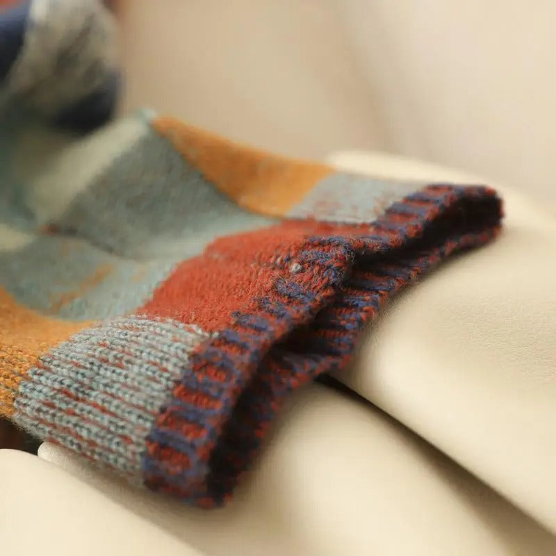 CashLoom Kaschmirpullover – Patchwork Damenpullover mit Rollkragen und nachhaltigem Design