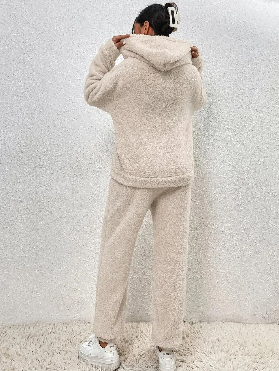 CozyTeddy Lounge Set – Warmer Hoodie und Hose aus weichem Teddy-Stoff mit Kängurutasche