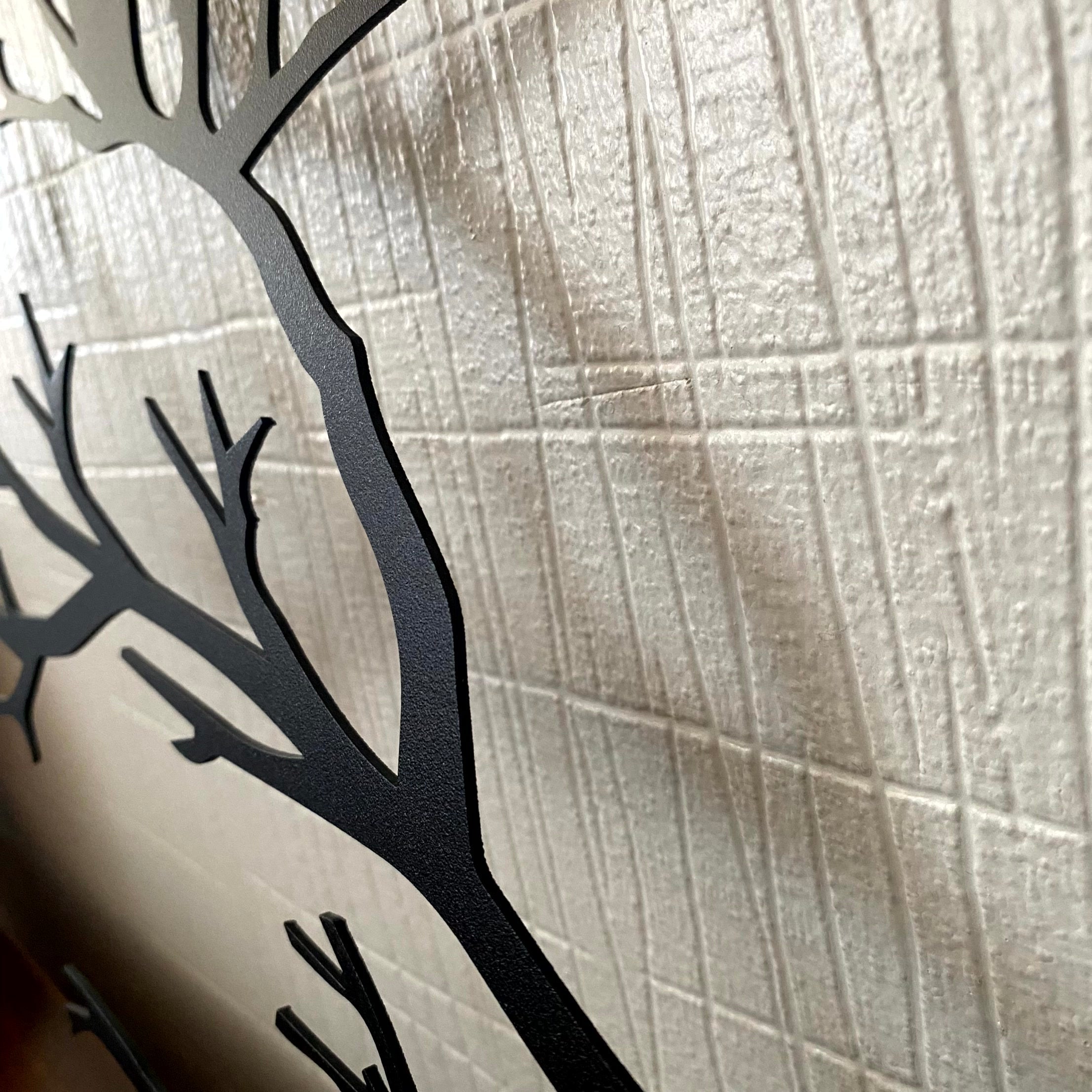 PerchArt Metall Wanddekoration – Vögel auf einem Ast für eine zeitlose natürliche Ausstrahlung