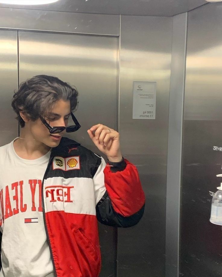 Vintage Ferrari Racer Jacke - Sportlicher Stil und Nachhaltigkeit für alle