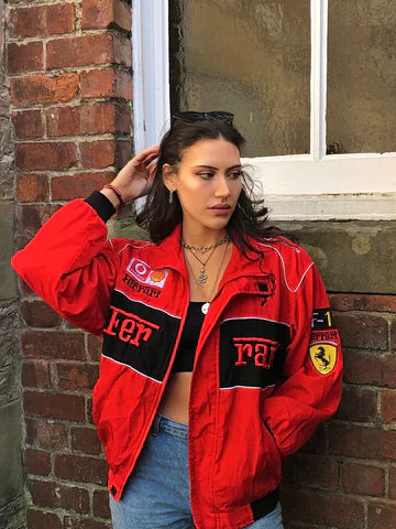Vintage Ferrari Racer Jacke - Sportlicher Stil und Nachhaltigkeit für alle